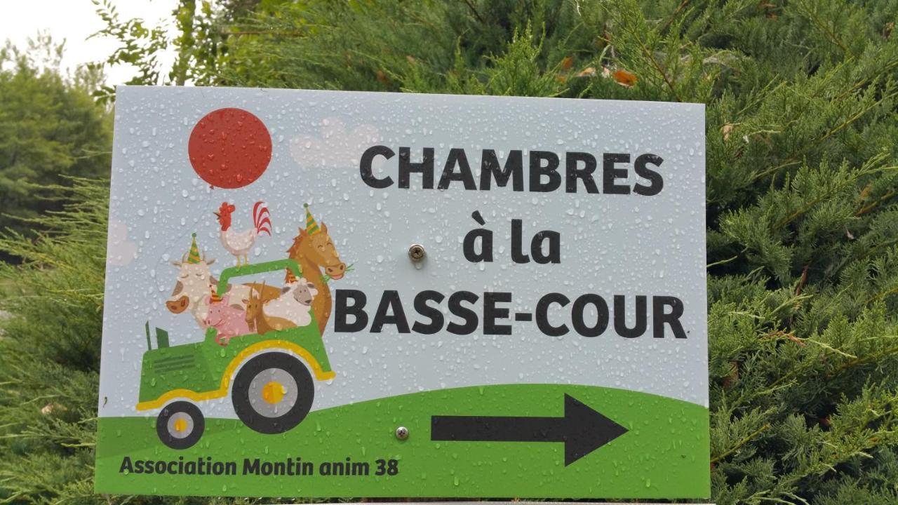 Basse-Cour De Montin Au 256 Chemin De La Rocaille A 38510 Vezeronce Curtin Bed & Breakfast Morestel Exterior photo